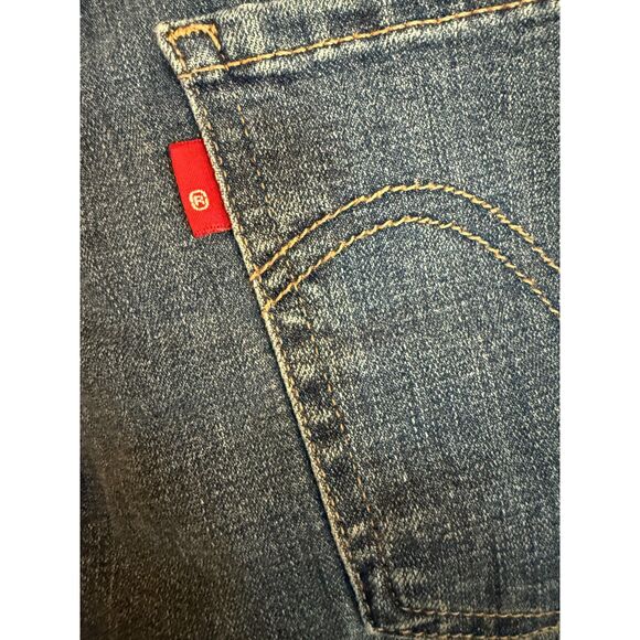 Levi Women's Mid Length Distressed Shorts Size 34 Waist Stretch Inseam 5 - Picture 10 of 10